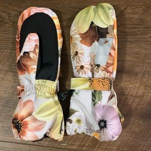 Molo Igor Mittens. New